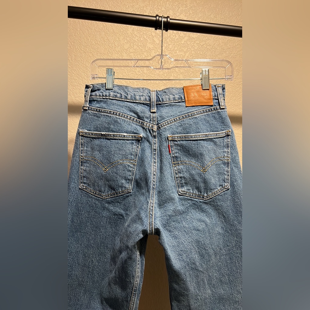 Levis Brand 70s High Slim Straight Womens Jeans
